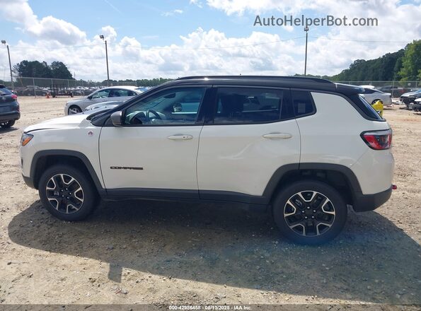 3C4NJDDB7LT189632 2020 JEEP COMPASS White Widok wnętrza 360 stopni