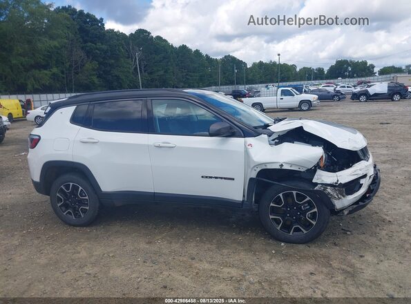3C4NJDDB7LT189632 2020 JEEP COMPASS White Widok wnętrza z tyłu