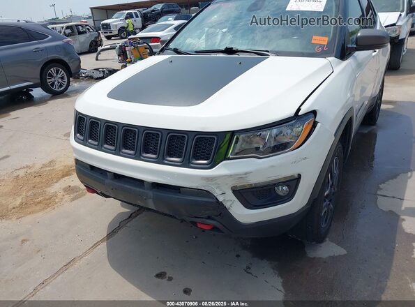 3C4NJDDB8LT163069 2020 JEEP COMPASS White Front view