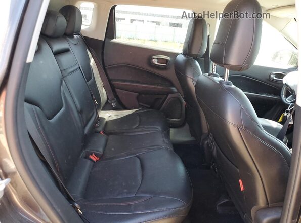 3C4NJDDB9JT403923 2018 JEEP COMPASS Gray 