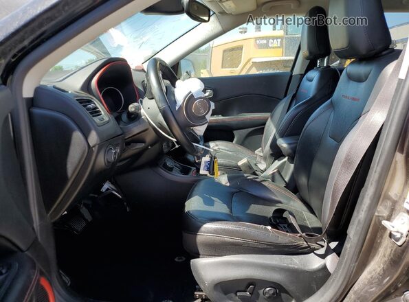 3C4NJDDB9JT403923 2018 JEEP COMPASS Gray 