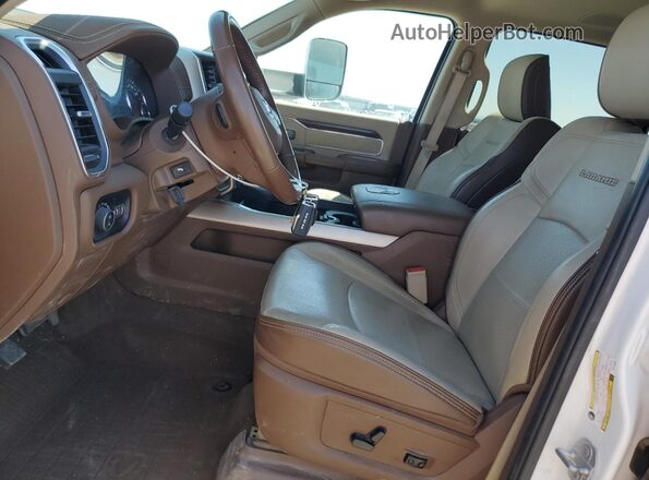 3C63RRJL9NG116582 2022 RAM 3500 Белый Вид салона спереди