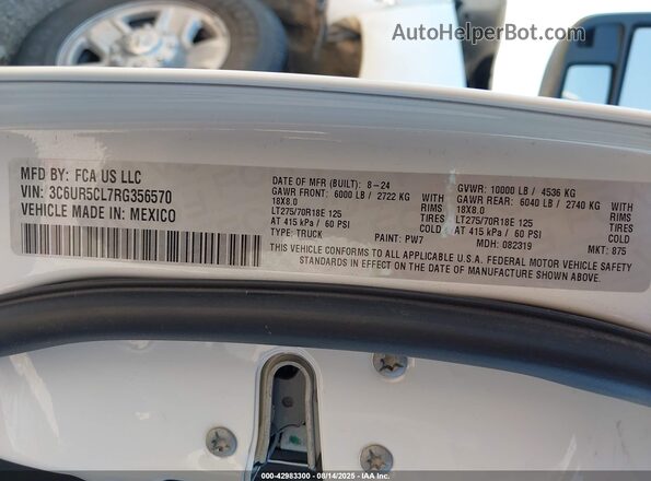 3C6UR5CL7RG356570 2024 RAM 2500 White ძრავის განყოფილების ხედი