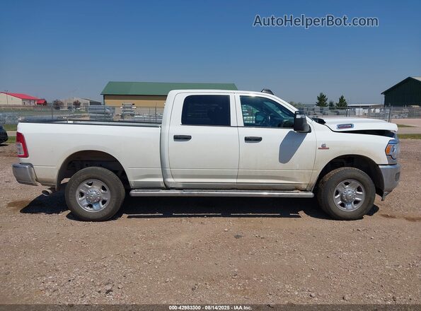 3C6UR5CL7RG356570 2024 RAM 2500 White უკანა სალონის ხედი