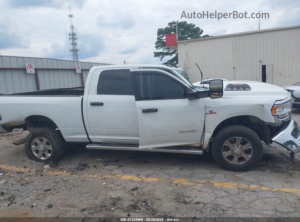 3C6UR5DL2NG340477 2022 RAM 2500 White Вид задньої частини салону