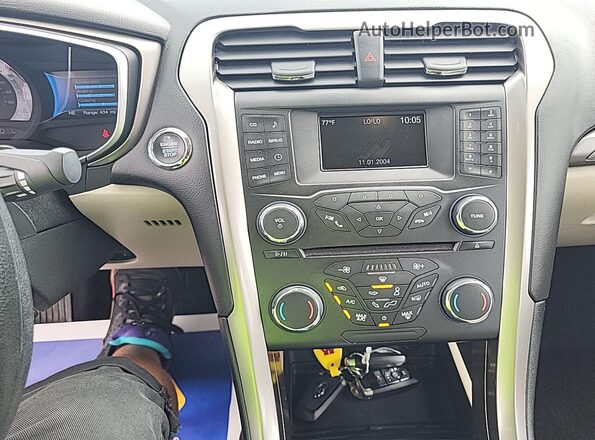 3FA6P0LU8HR301024 2017 FORD FUSION HYBRID  Առջևի ձախ երեք քառորդ տեսարան