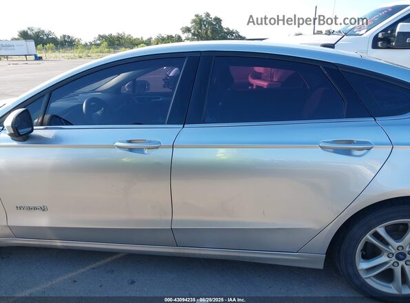 3FA6P0LU8JR191243 2018 FORD FUSION HYBRID Серебряный 