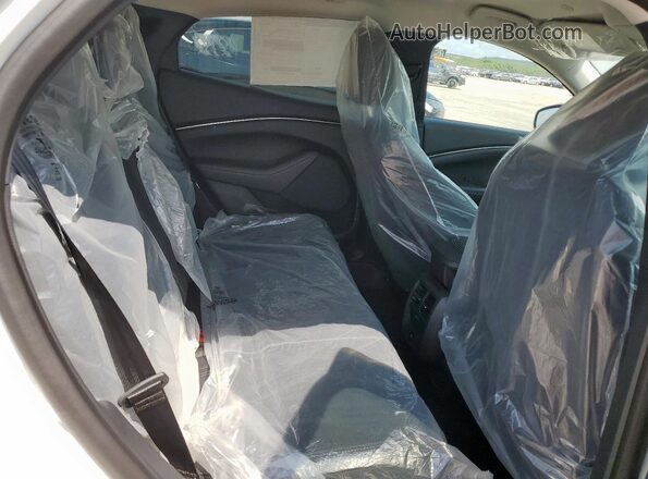 3FMTK1R40SMA07691 2025 FORD MUSTANG White Vista interior trasera