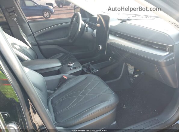 3FMTK1R46PMB07110 2023 FORD MUSTANG MACH-E Черный Вид салона спереди