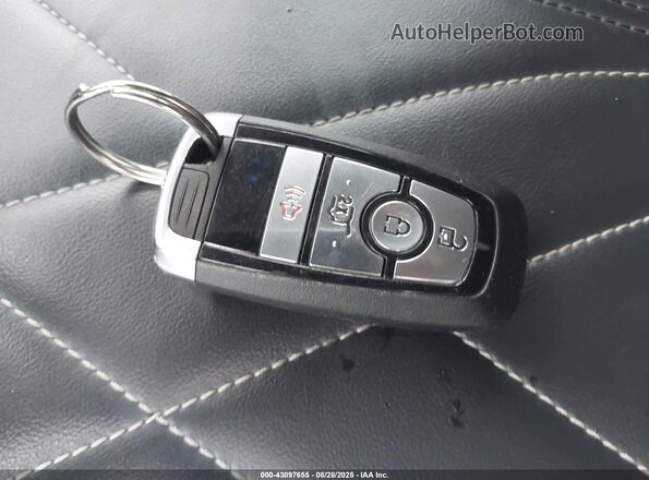 3FMTK1RM7NMA25769 2022 FORD MUSTANG MACH-E Серый Вид панели приборов