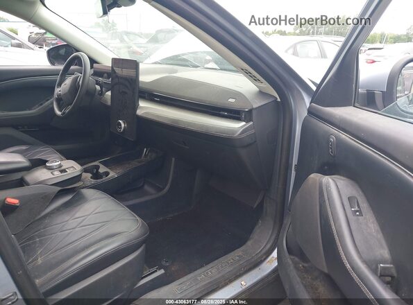3FMTK1SS9NMA18346 2022 FORD MUSTANG MACH-E Silver Սալոնի դիմացի տեսք