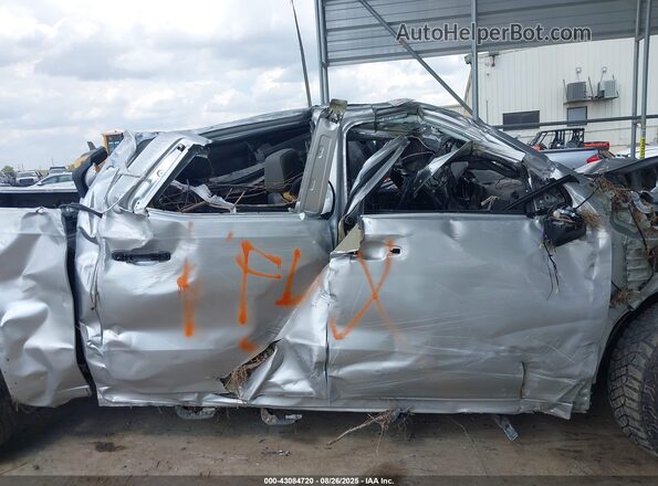3GCUDHEL9NG612689 2022 CHEVROLET SILVERADO Серебряный Вид щитка приборов