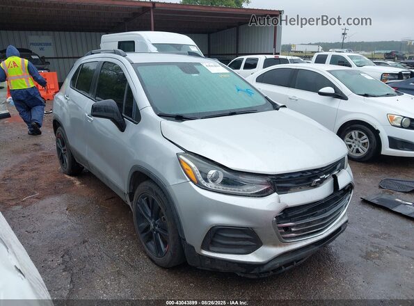 3GNCJLSB1JL275382 2018 CHEVROLET TRAX Silver Вид задньої частини салону