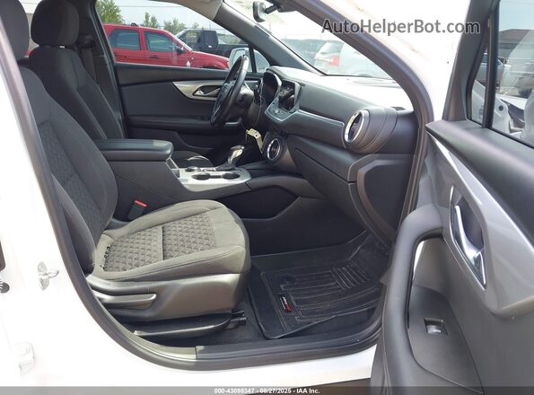 3GNKBCRS4LS599076 2020 CHEVROLET BLAZER Белый Вид салона спереди