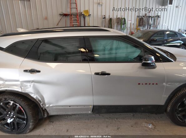 3GNKBHRS3MS517157 2021 CHEVROLET BLAZER Серебряный Вид задней части салона