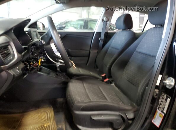 3KPA24AB0JE071102 2018 KIA RIO Black 