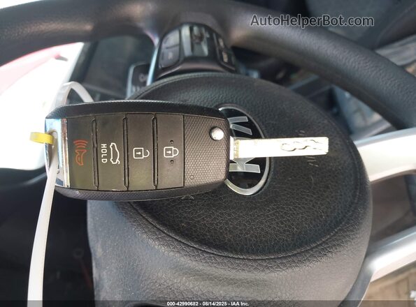 3KPA24AD8LE330181 2020 KIA RIO Red Dashboard view