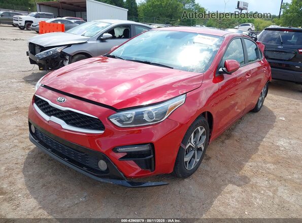 3KPF24AD1ME371372 2021 KIA FORTE Red Առջևի ձախ երեք քառորդ տեսարան