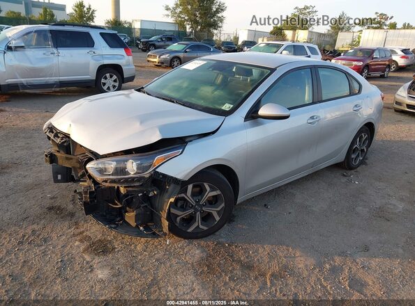 3KPF24AD6ME333099 2021 KIA FORTE Silver წინა მარცხენა ხედი სამი მეოთხედიდან