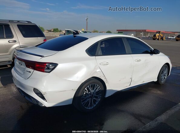 3KPF54AD6PE552947 2023 KIA FORTE White 
