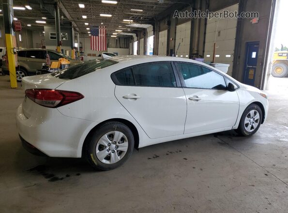 3KPFK4A78JE230627 2018 KIA FORTE Белый 