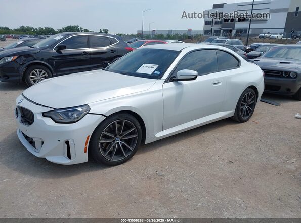 3MW23CM03P8D30465 2023 BMW 2 SERIES White Vista tres cuartos delantera izquierda