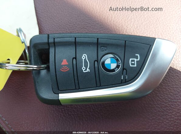 3MW53CM01N8C66646 2022 BMW M2 White Widok deski rozdzielczej