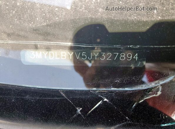 3MYDLBYV5JY327894 2018 TOYOTA YARIS Silver 