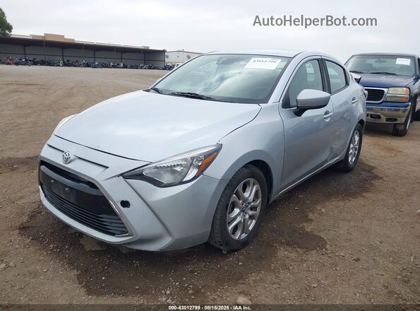 3MYDLBYV8JY331566 2018 TOYOTA YARIS IA Silver 