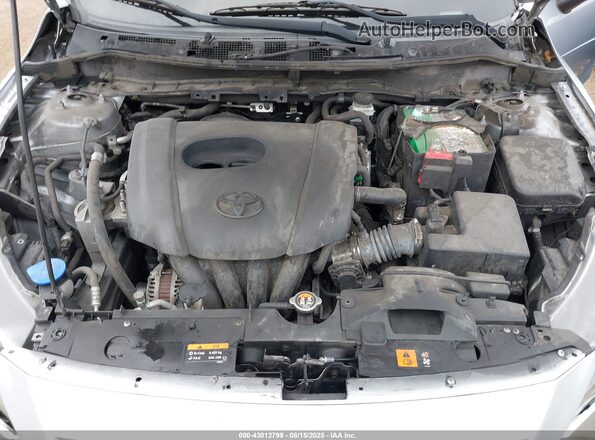 3MYDLBYV8JY331566 2018 TOYOTA YARIS IA Silver 