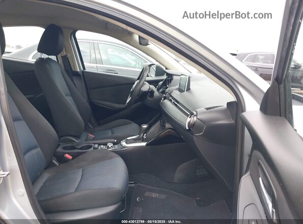 3MYDLBYV8JY331566 2018 TOYOTA YARIS IA Silver 