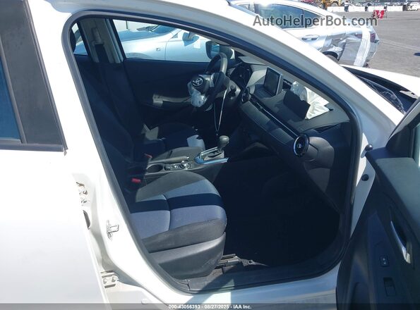 3MYDLBYV9HY148574 2017 TOYOTA YARIS IA White 