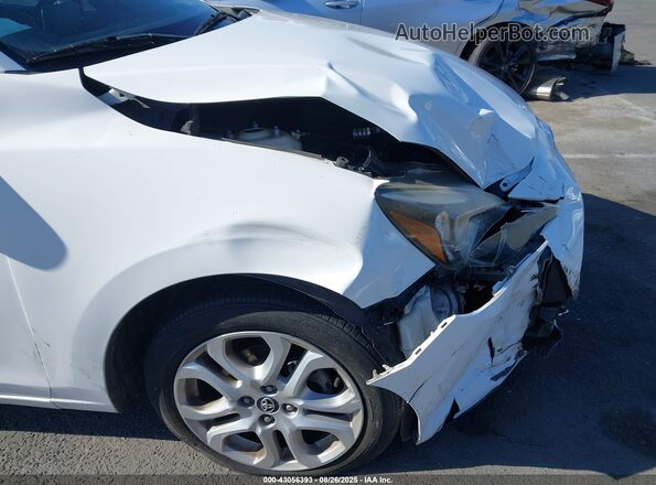 3MYDLBYV9HY148574 2017 TOYOTA YARIS IA White 
