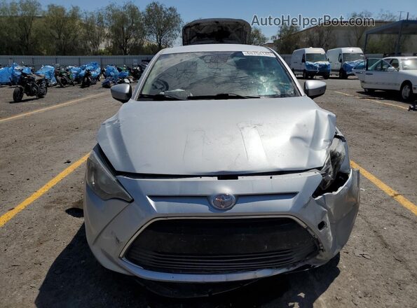 3MYDLBYV9JY301203 2018 TOYOTA YARIS Silver 