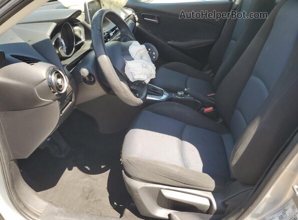 3MYDLBYV9JY301203 2018 TOYOTA YARIS Silver 