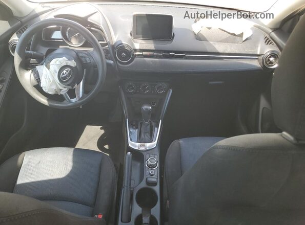 3MYDLBYV9JY301203 2018 TOYOTA YARIS Silver 