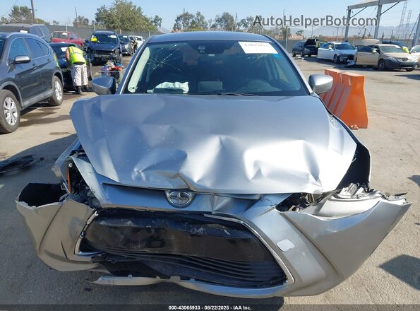 3MYDLBZVXGY100143 2016 TOYOTA SCION Серый Вид щитка приборов