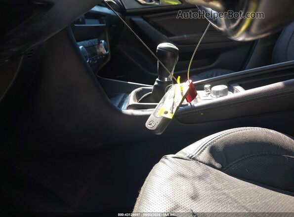 3MZBN1M33JM267262 2018 MAZDA 3 White Առջևի վահանակի տեսք