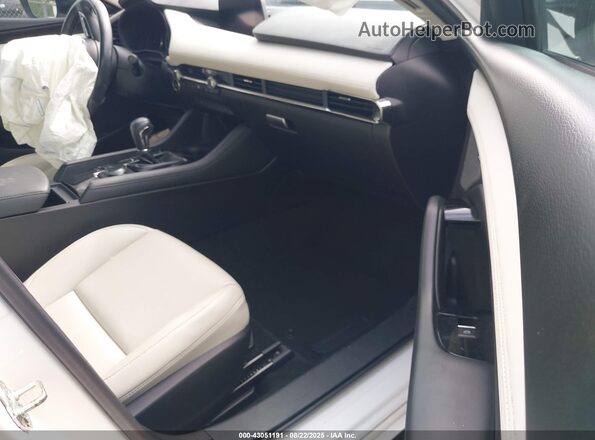 3MZBPBEY5MM214867 2021 MAZDA 3 White Вид салону спереду