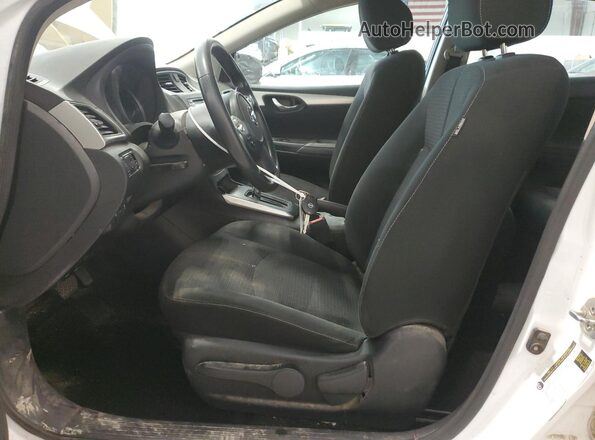 3N1AB7AP2JY301351 2018 NISSAN SENTRA White Widok wnętrza z przodu