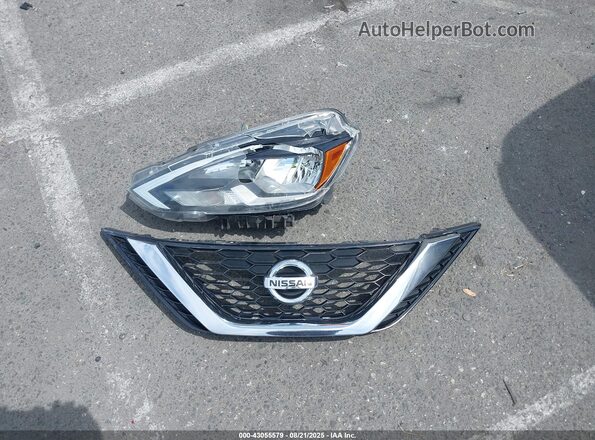3N1AB7AP9JY240693 2018 NISSAN SENTRA Белый 