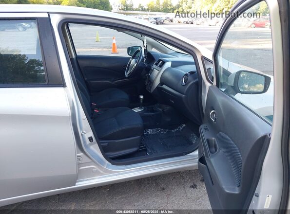 3N1CE2CP9KL364557 2019 NISSAN VERSA NOTE Silver Вид салону спереду