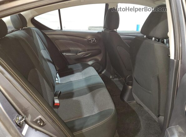3N1CN7AP5JL812159 2018 NISSAN VERSA Серый 