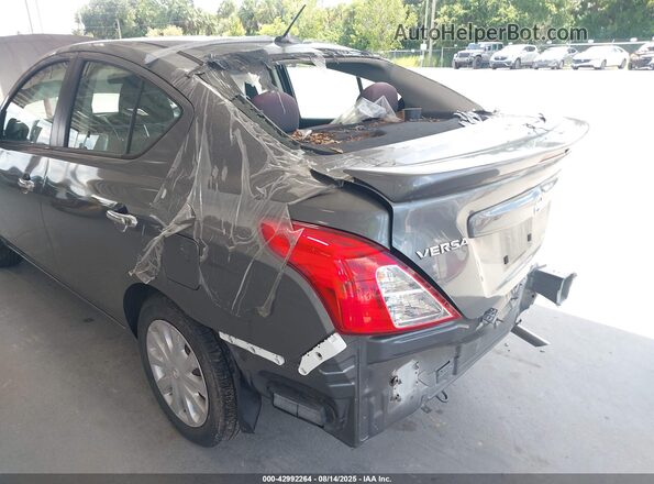3N1CN7APXJL842631 2018 NISSAN VERSA Gray 
