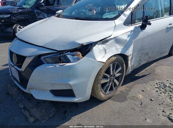 3N1CN8EV0ML880338 2021 NISSAN VERSA White Դիմացի տեսք