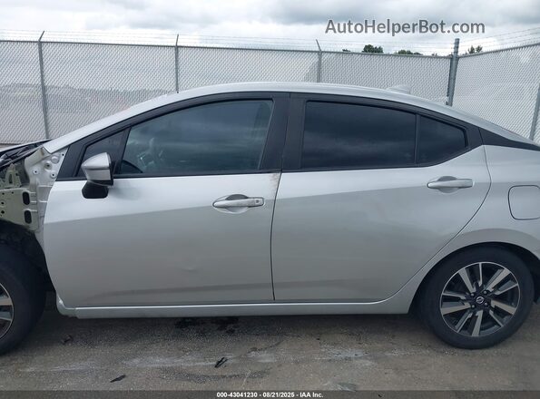 3N1CN8EV5ML850932 2021 NISSAN VERSA Silver 