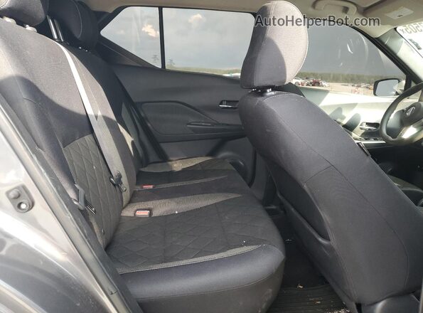 3N1CP5CU2JL509471 2018 NISSAN KICKS Gray 