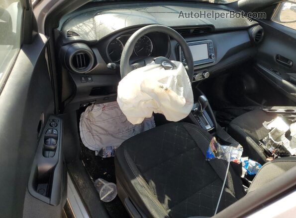 3N1CP5CU8JL538585 2018 NISSAN KICKS Silver 