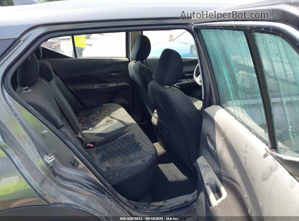 3N1CP5CV2PL525588 2023 NISSAN KICKS Gray VIN կոդի պիտակի տեսք