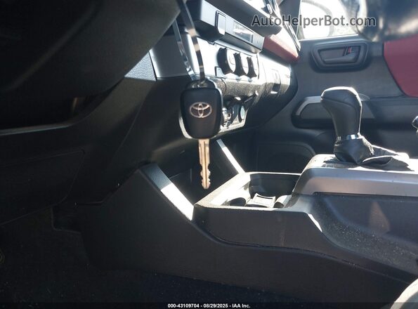 3TMAZ5CN6MM156108 2021 TOYOTA TACOMA Gray Առջևի վահանակի տեսք